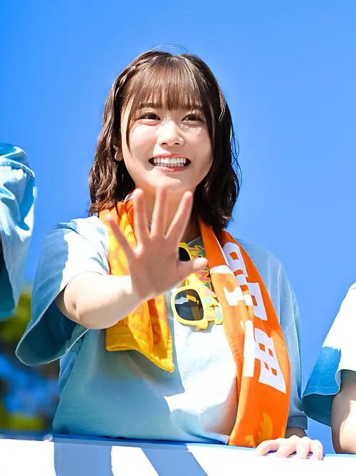 丹生明里