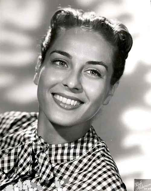 Lee Venora