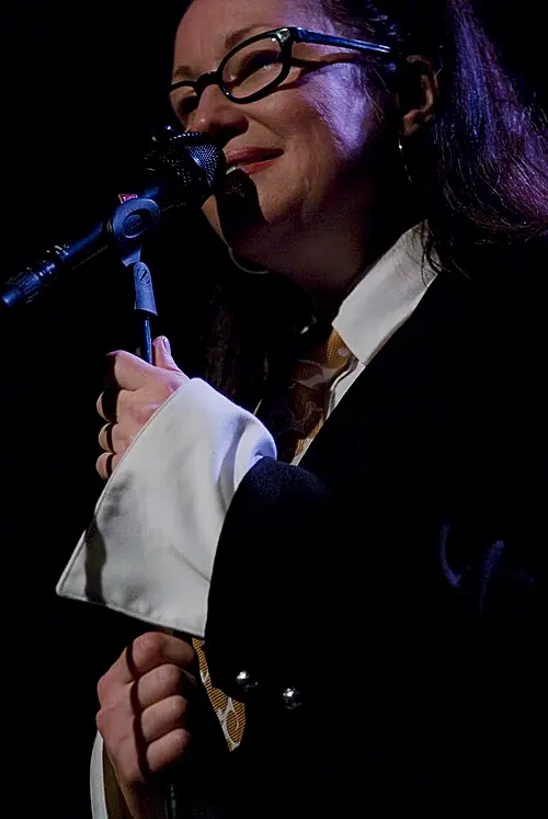 Holly Cole