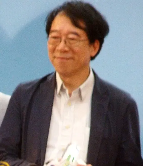 韋然