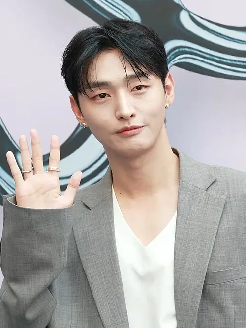 윤지성