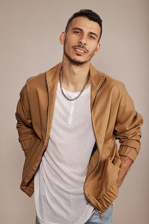 Avi Aburomi