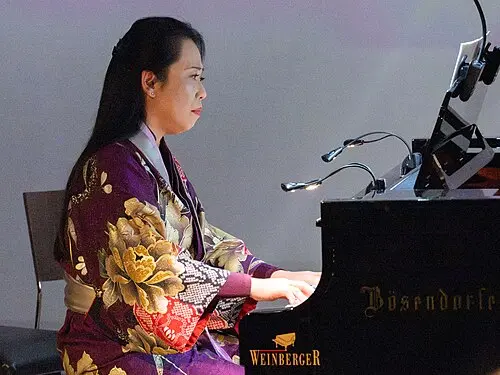 Maki Namekawa