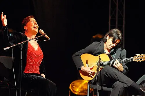 Carmen Linares