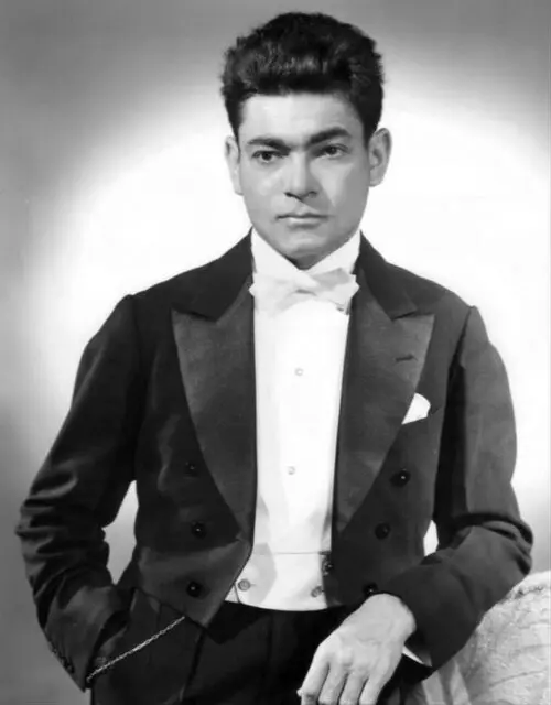 Izler Solomon