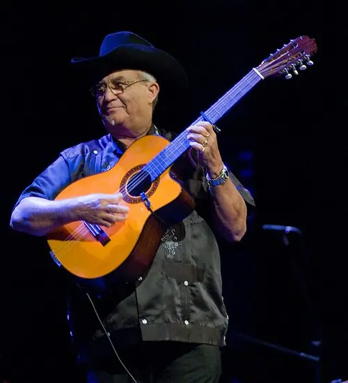 Eliades Ochoa