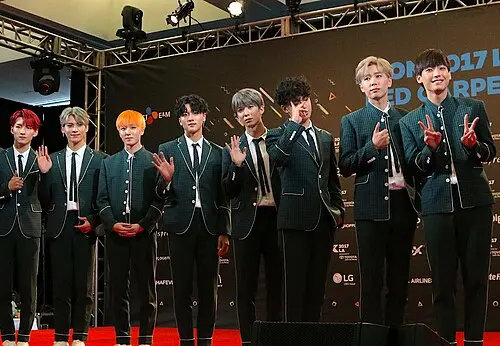 SF9