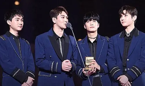 NU'EST W