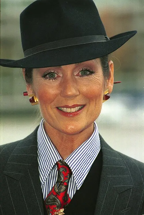 Lorraine Chase