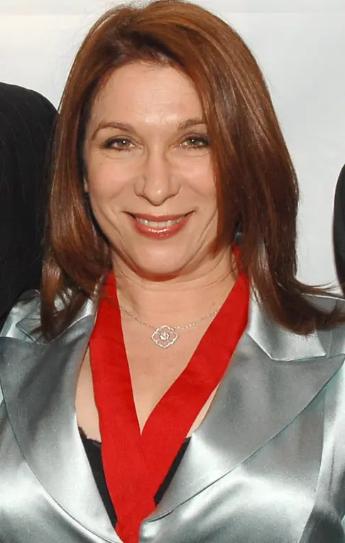 Lindy Robbins
