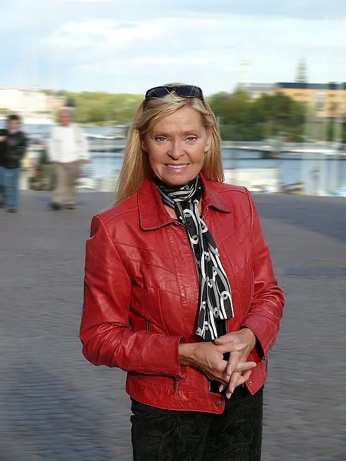 Nina Lizell