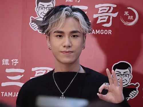 雷濠權