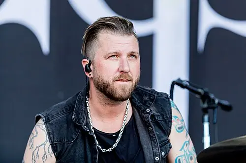 Neil Sanderson