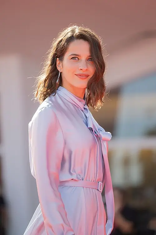 Rebecca Marder