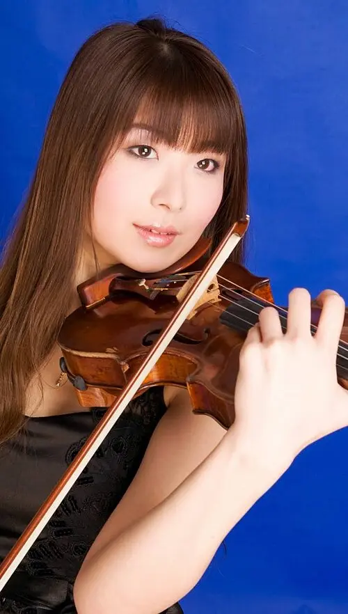 根来由美