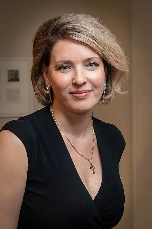 Полина Осетинская