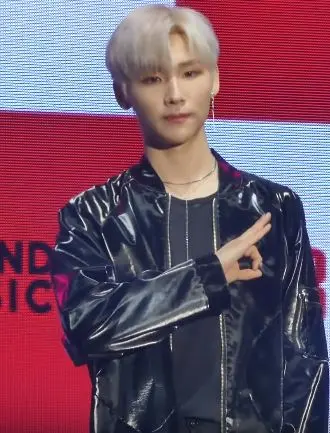 전웅