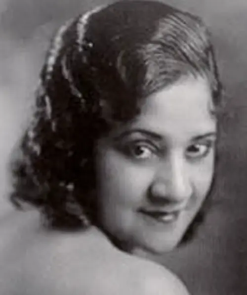 Evelyn Preer