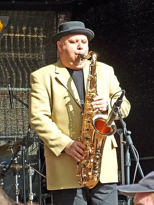 Tony Lakatos