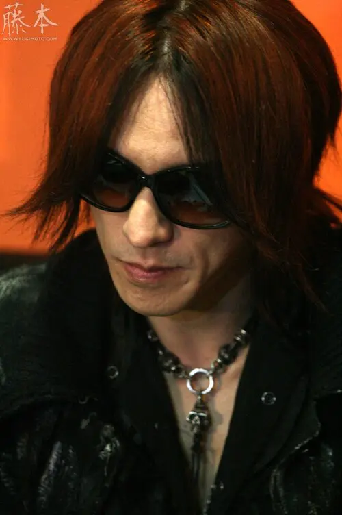 SUGIZO