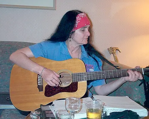 Leslie Fish