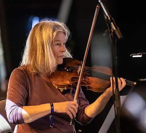 Anna Lindal