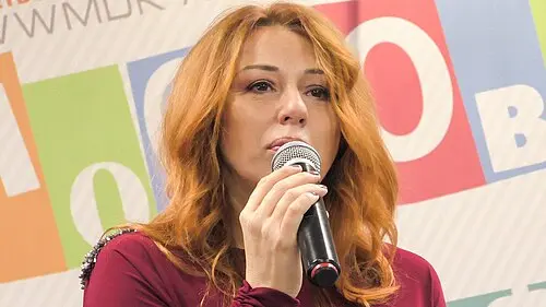Алёна Апина