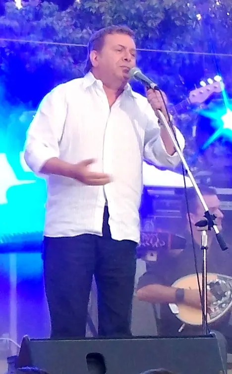 Μανώλης Μητσιάς