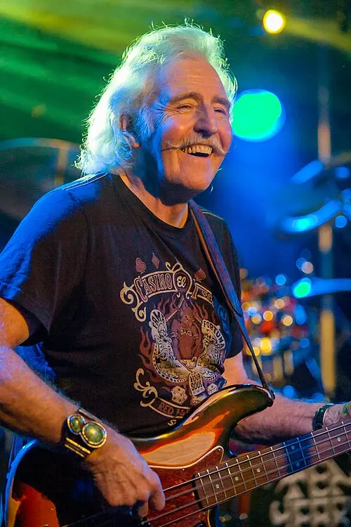 Leo Lyons