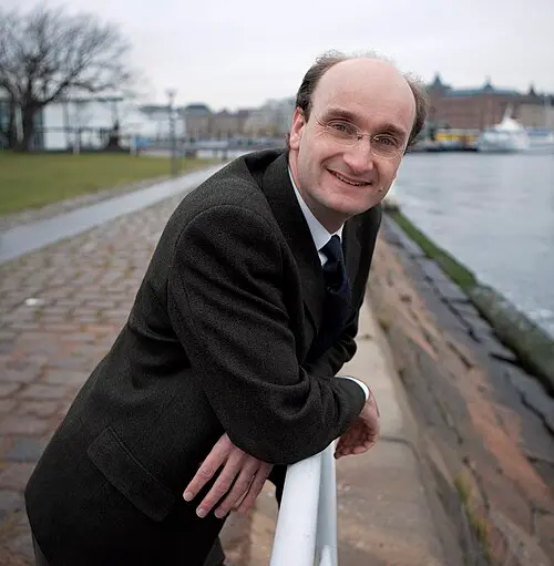 Andrew Manze