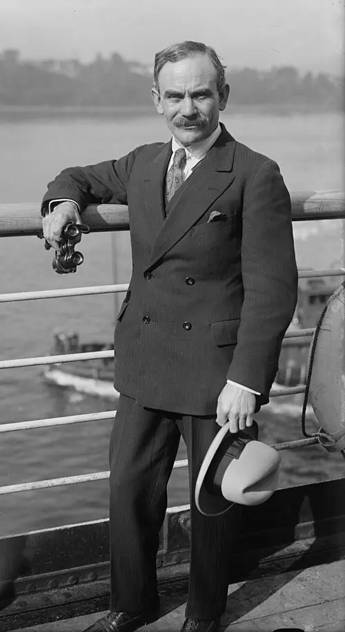 Lionel Tertis