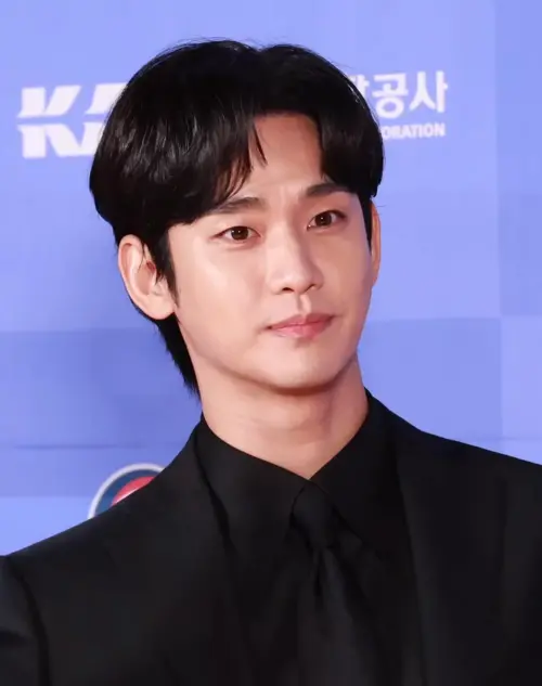 김수현