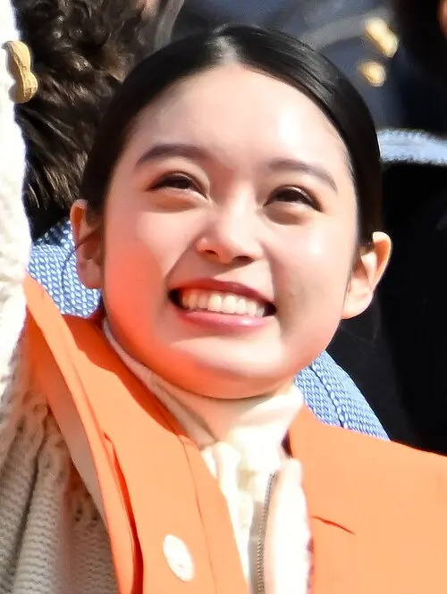 髙石あかり