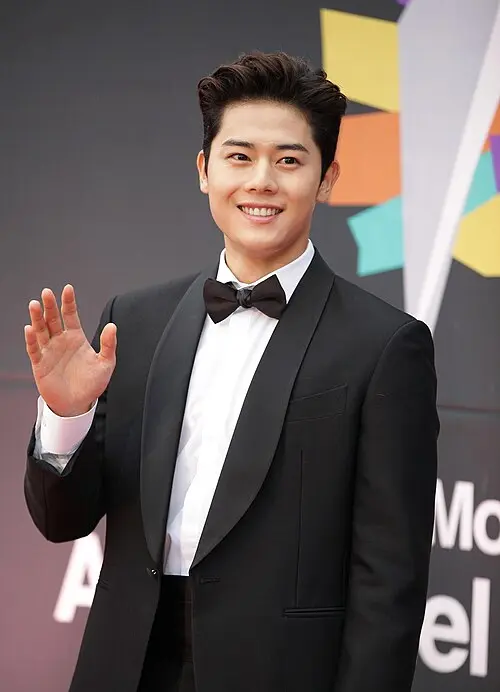김동준
