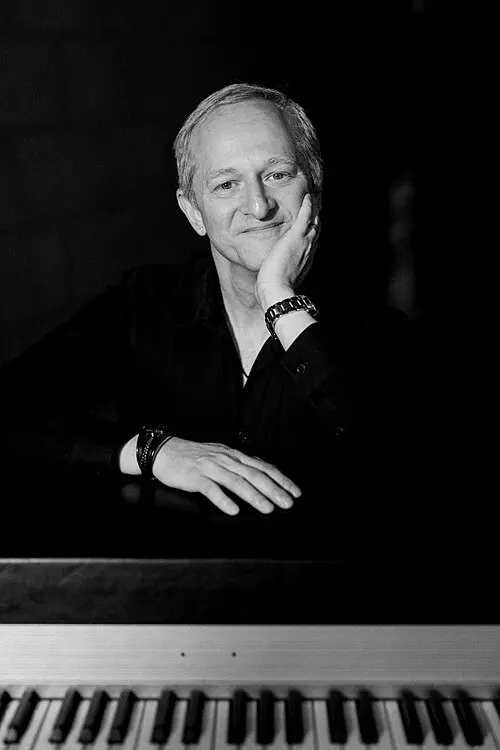 Kenneth Lampl