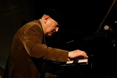 Larry Vuckovich