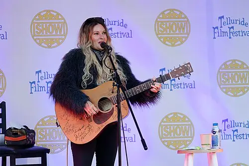 Elizabeth Cook