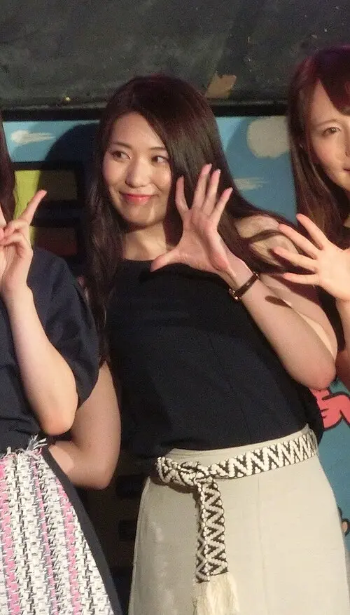山岸逢花