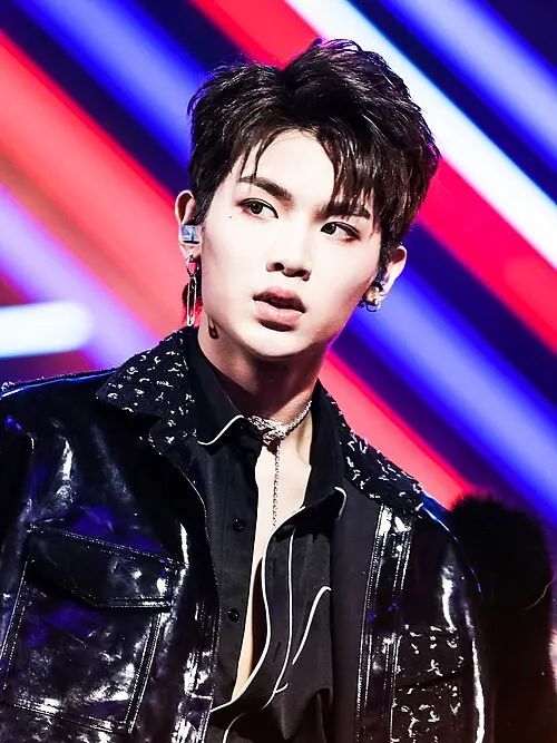 黄明昊