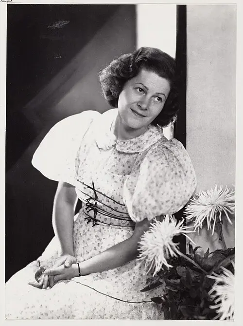 Dora Schrama