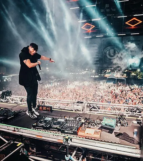 3LAU