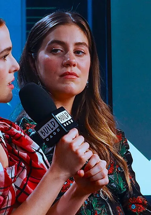 Laura Dreyfuss