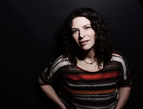 Kris Delmhorst