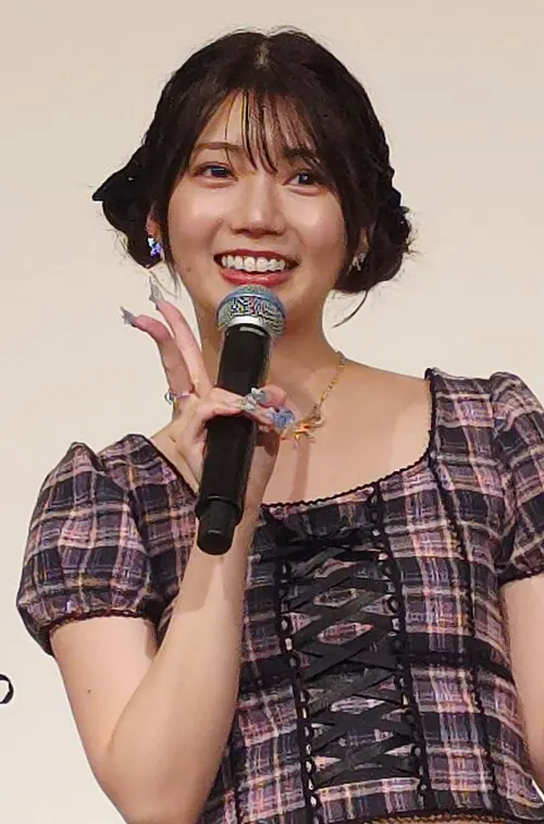高本彩花
