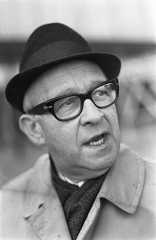 Alexander Pola
