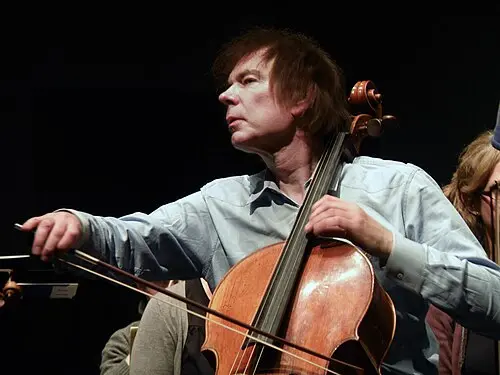 Julian Lloyd Webber