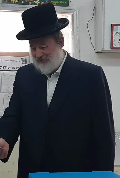 חיים בנט