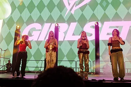 GIRLSET