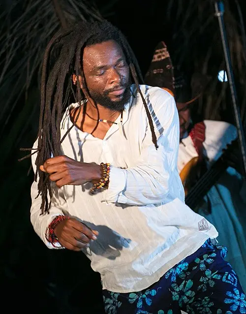 Beautiful Nubia and the Roots Renaissance Band
