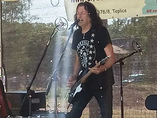 Gwyn Ashton